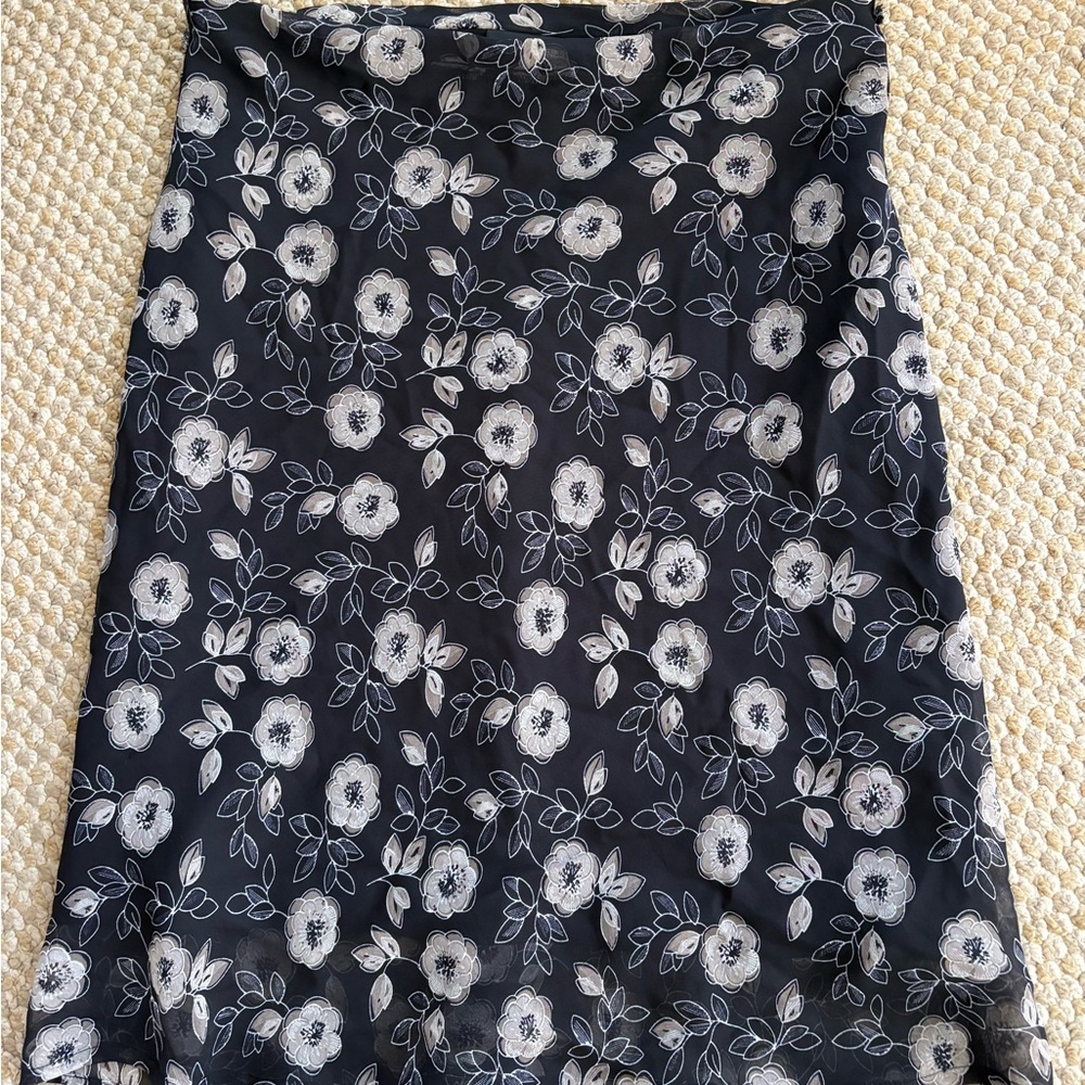 Floral Black and White Skirt Hennes size 8 new no tag